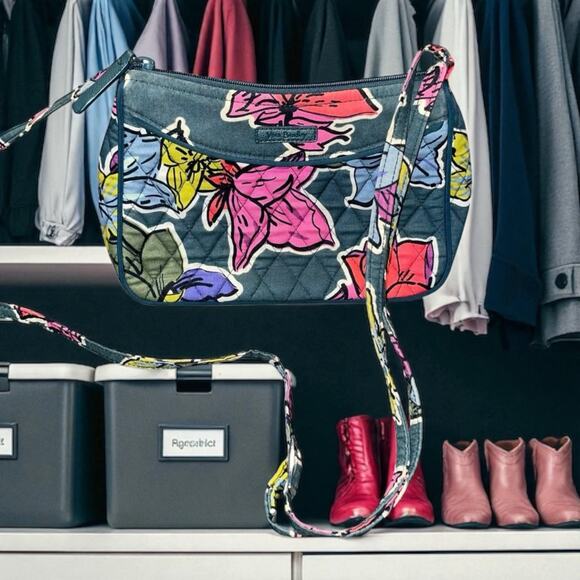 Vera Bradley Crossbody Purse Falling Flowers Leaves Full Zip Pocket Quilted Bag - Picture 14 of 14